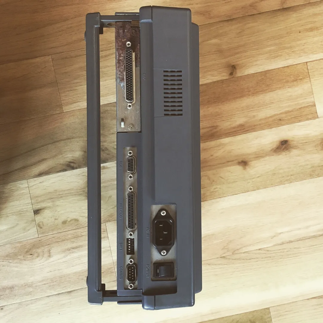 Rear view of the Toshiba T5100, you can see rust on the interface card